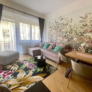 Apartamento Brand New #hollan#3bedr#2bathr#freeparking, Budapest