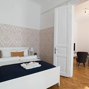 Apartamento Terrace Vuvu - With Balcony In The Heart Of, Budapest