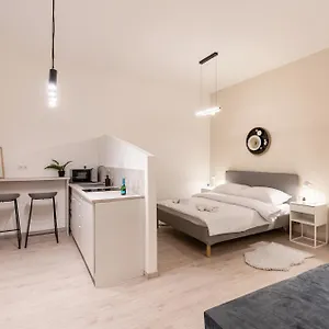 Apartamento Kl31 - Urban Escape - Prime Location - Klauzal Square By Bqa, Budapest